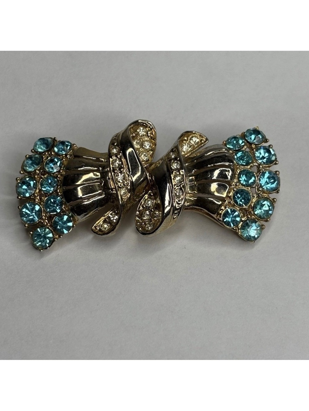 Vintage Signed Cora Blue and Clear Rhineston Duette Fur Clips Brooch with Holder